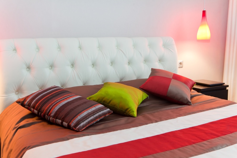 Пошив чехла на подушку с наполнением - изображение 1 - заказать онлайн в салоне штор Benone в Дубне